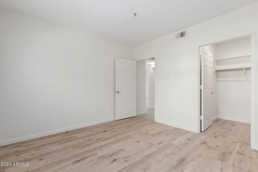 Real Estate Picture 18