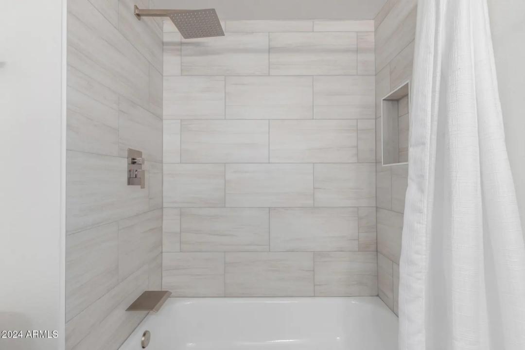 Real Estate Picture 21