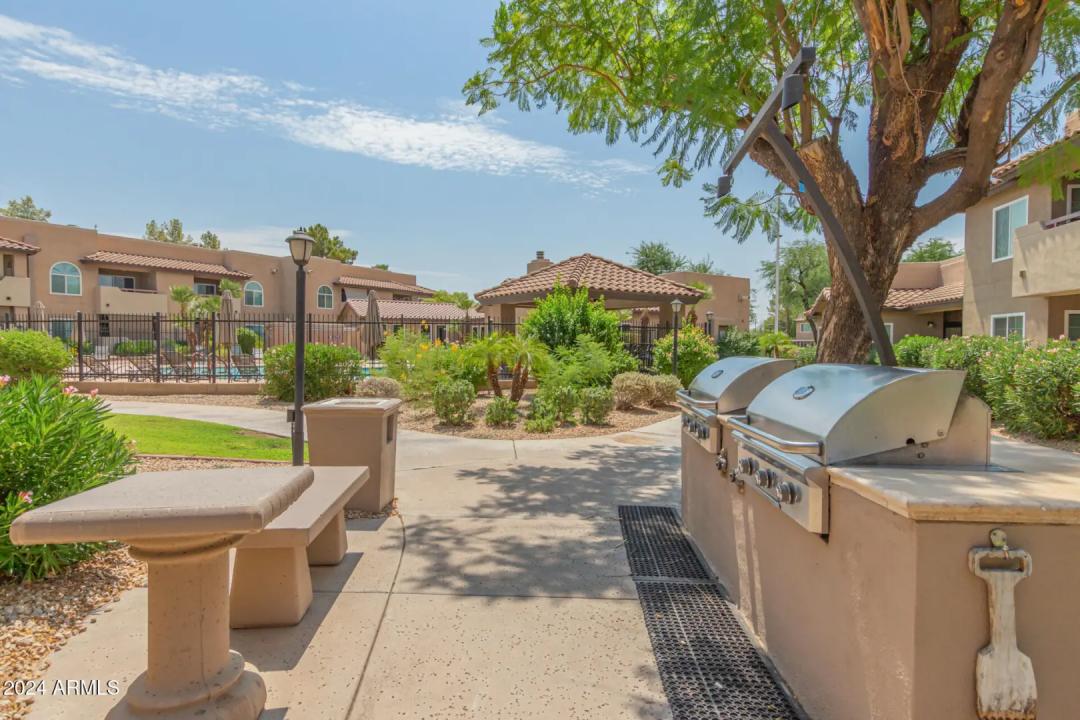 Real Estate Picture 27