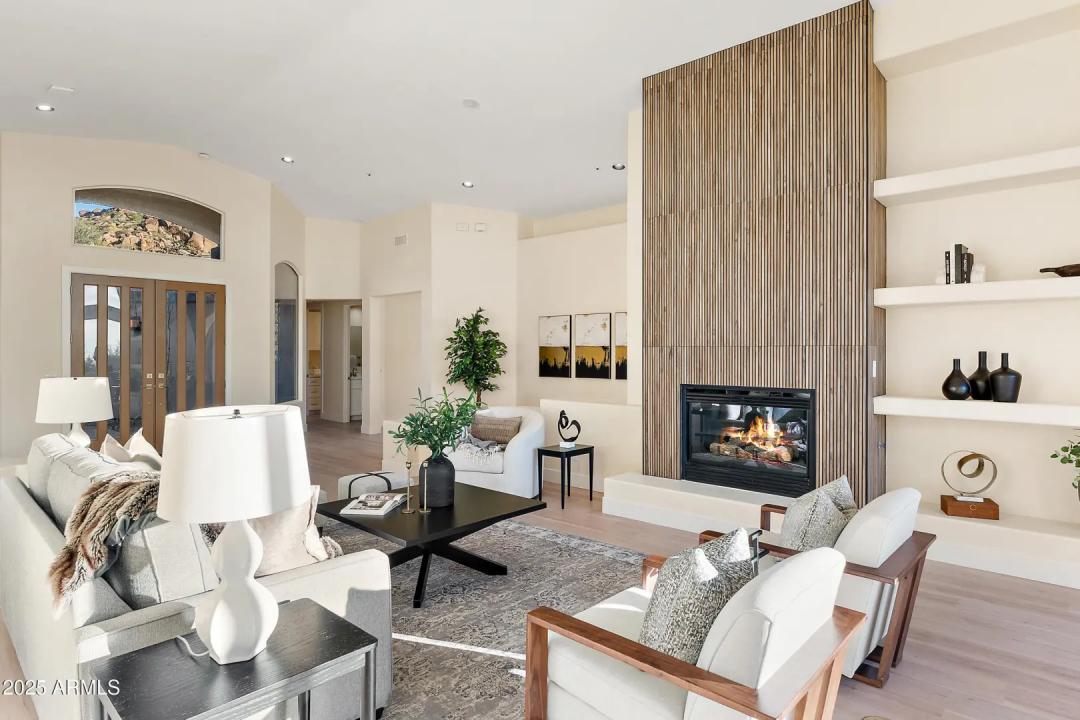 Real Estate Picture 11