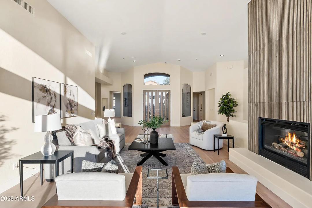 Real Estate Picture 12