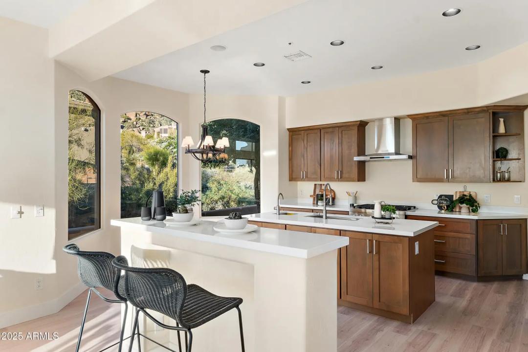 Real Estate Picture 15