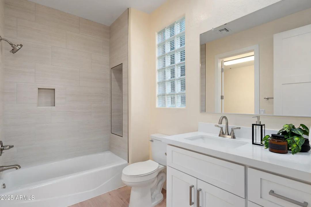 Real Estate Picture 32