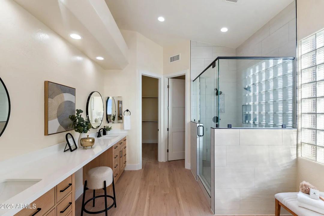 Real Estate Picture 26