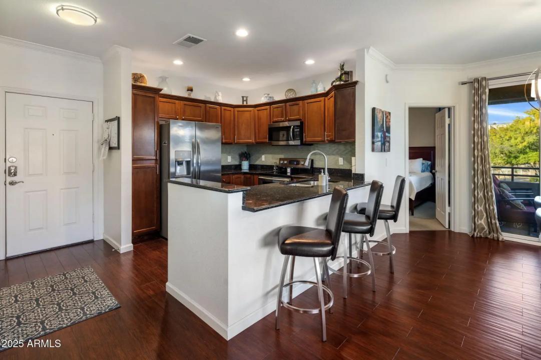 Real Estate Picture 4