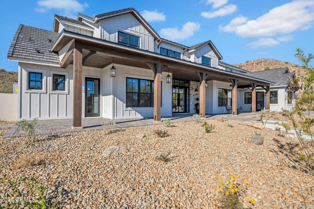 Real Estate Picture 3