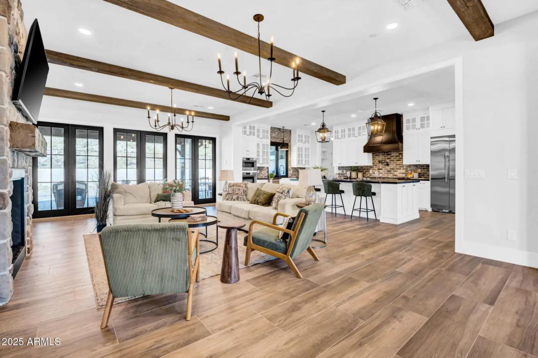 Real Estate Picture 7