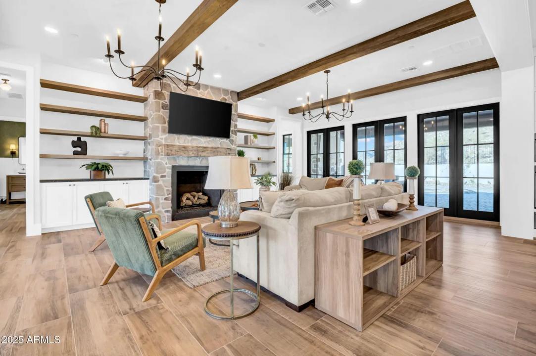 Real Estate Picture 8