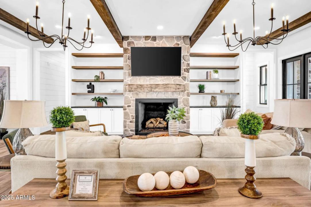 Real Estate Picture 11