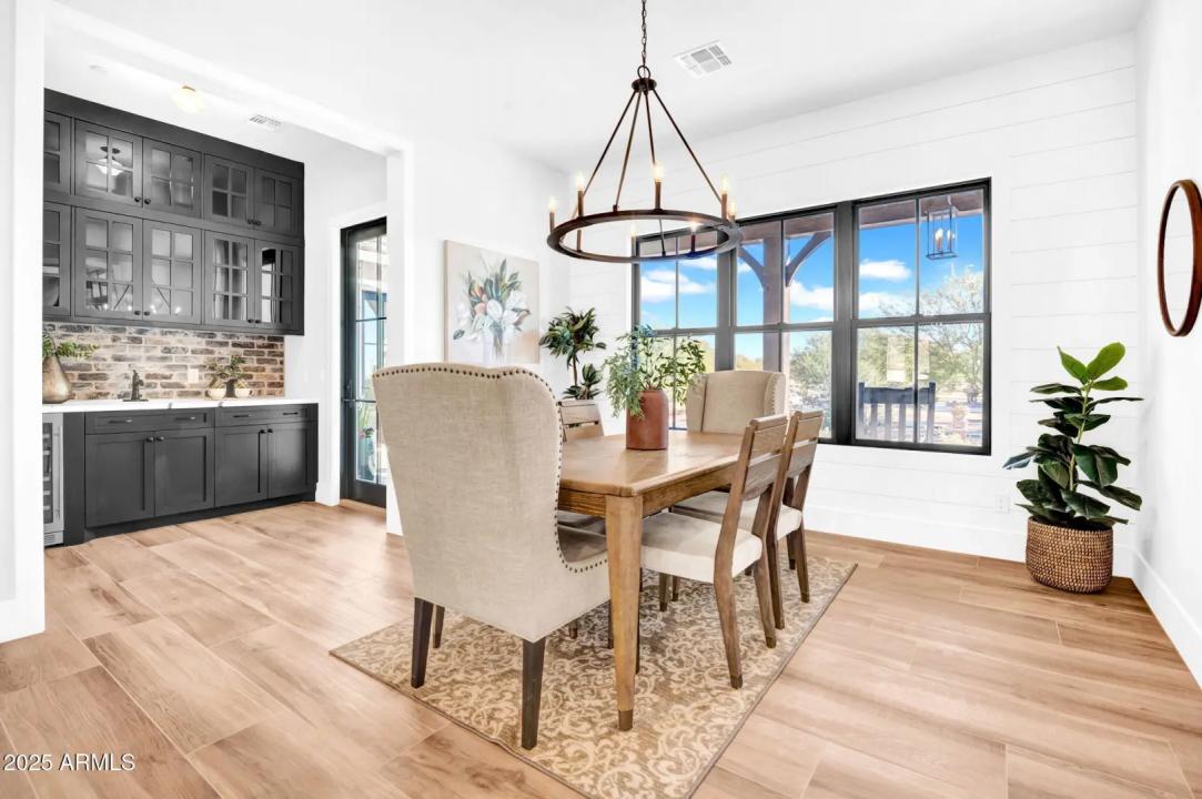 Real Estate Picture 18