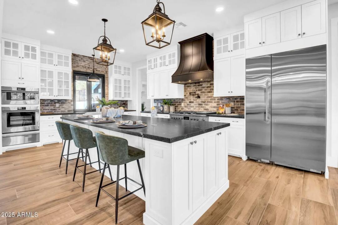 Real Estate Picture 13