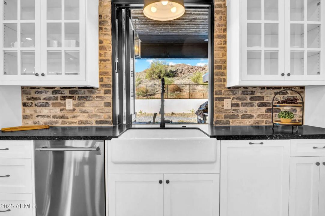 Real Estate Picture 16