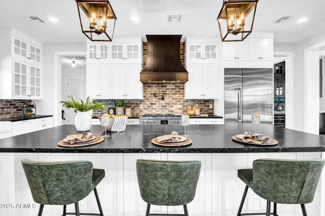 Real Estate Picture 17