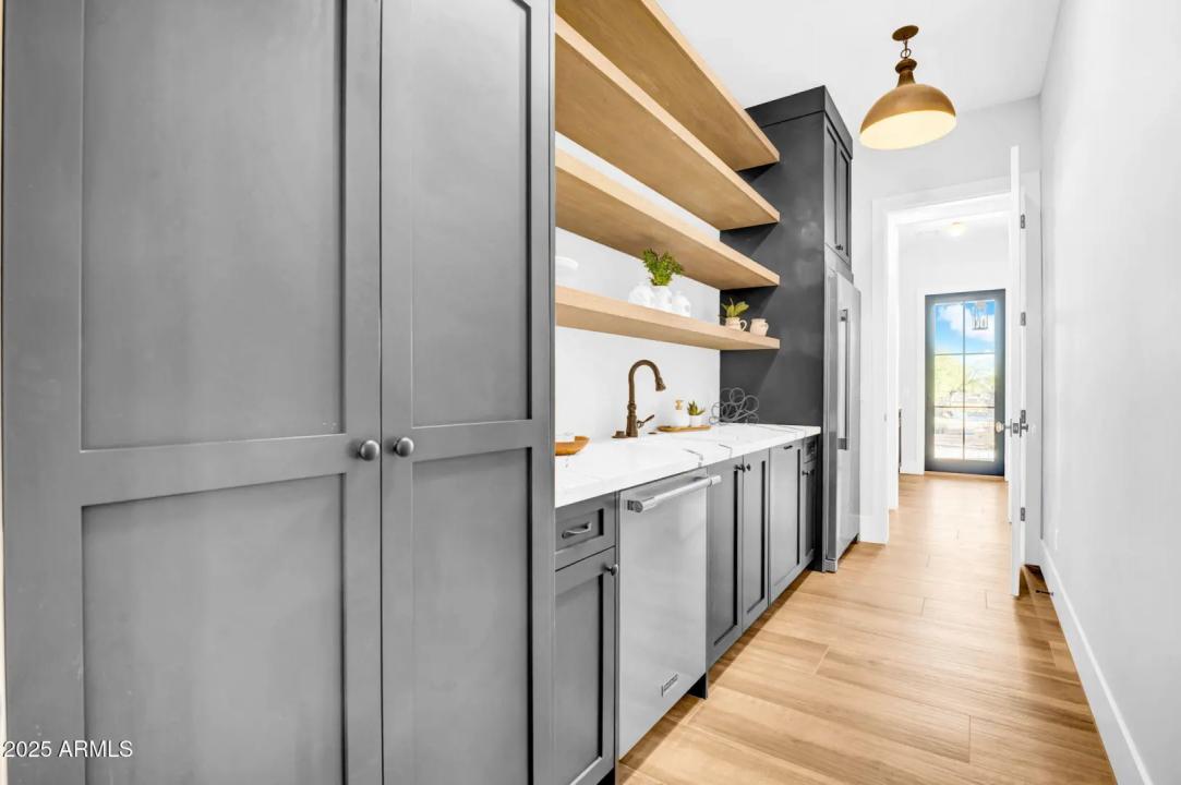 Real Estate Picture 21