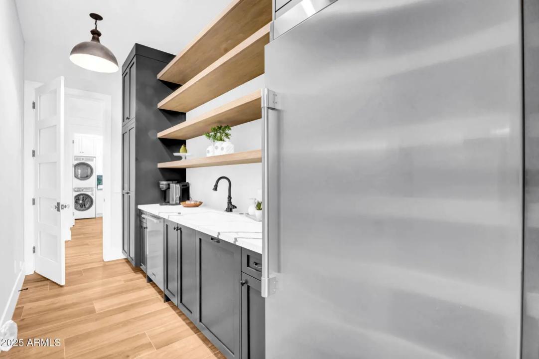 Real Estate Picture 22