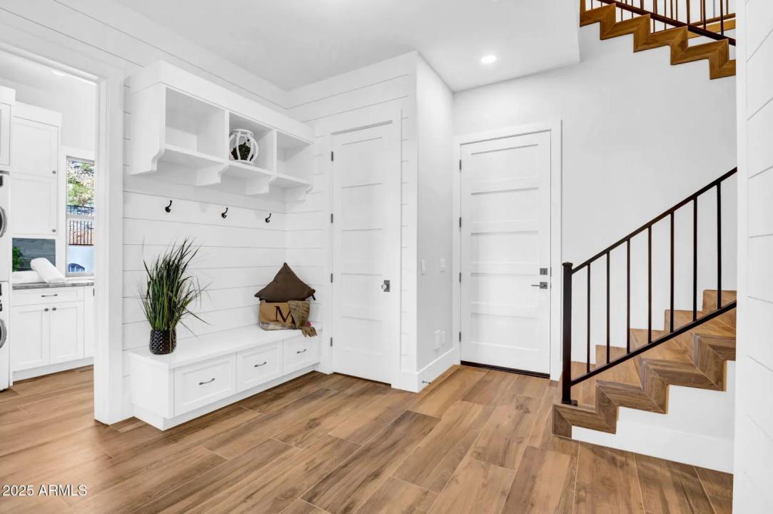 Real Estate Picture 25