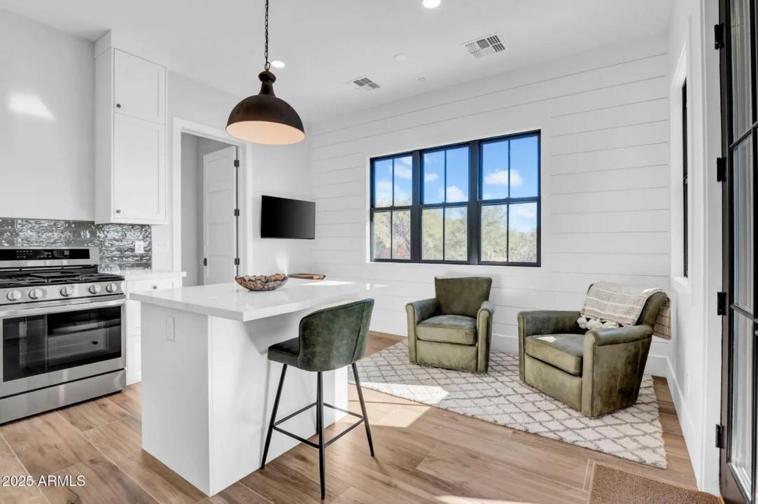 Real Estate Picture 70