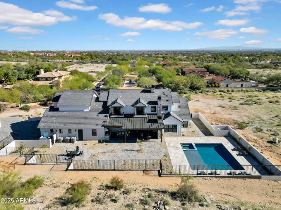 Real Estate Picture 85