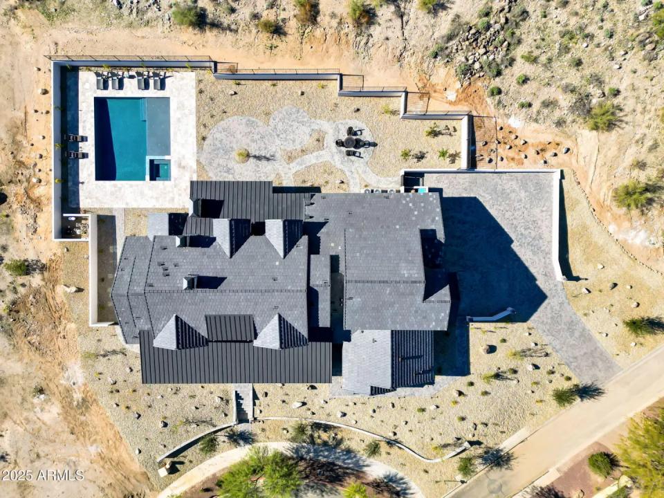 Real Estate Picture 2