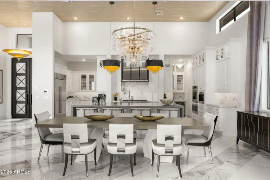 Real Estate Picture 12