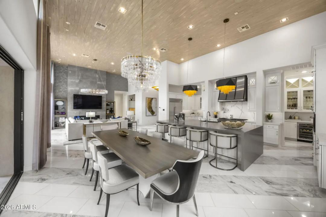 Real Estate Picture 13