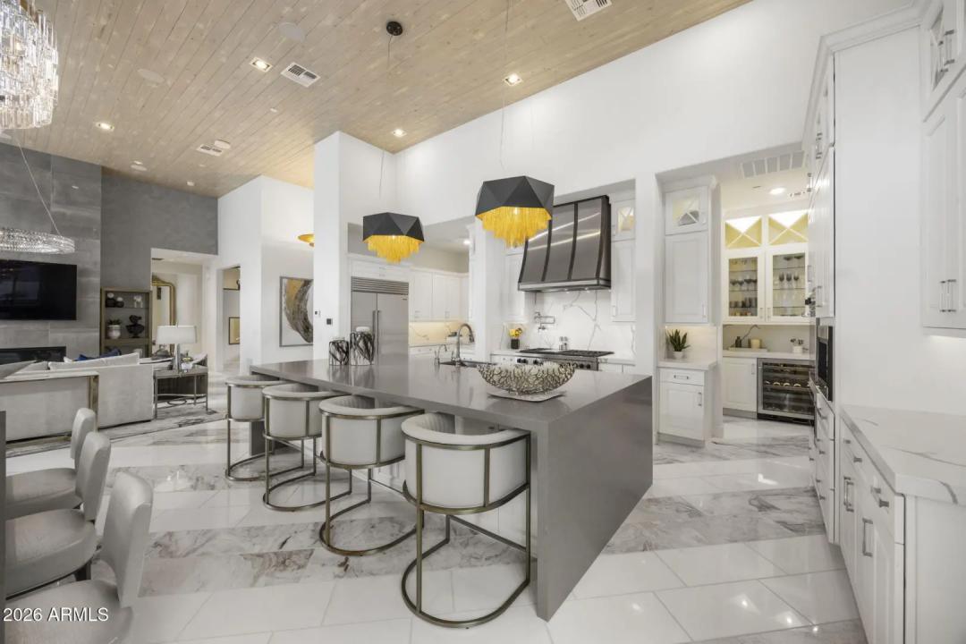 Real Estate Picture 15