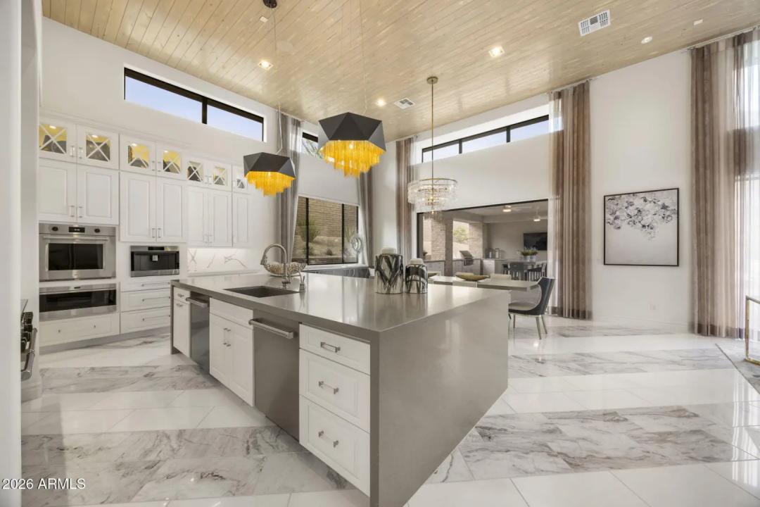 Real Estate Picture 22