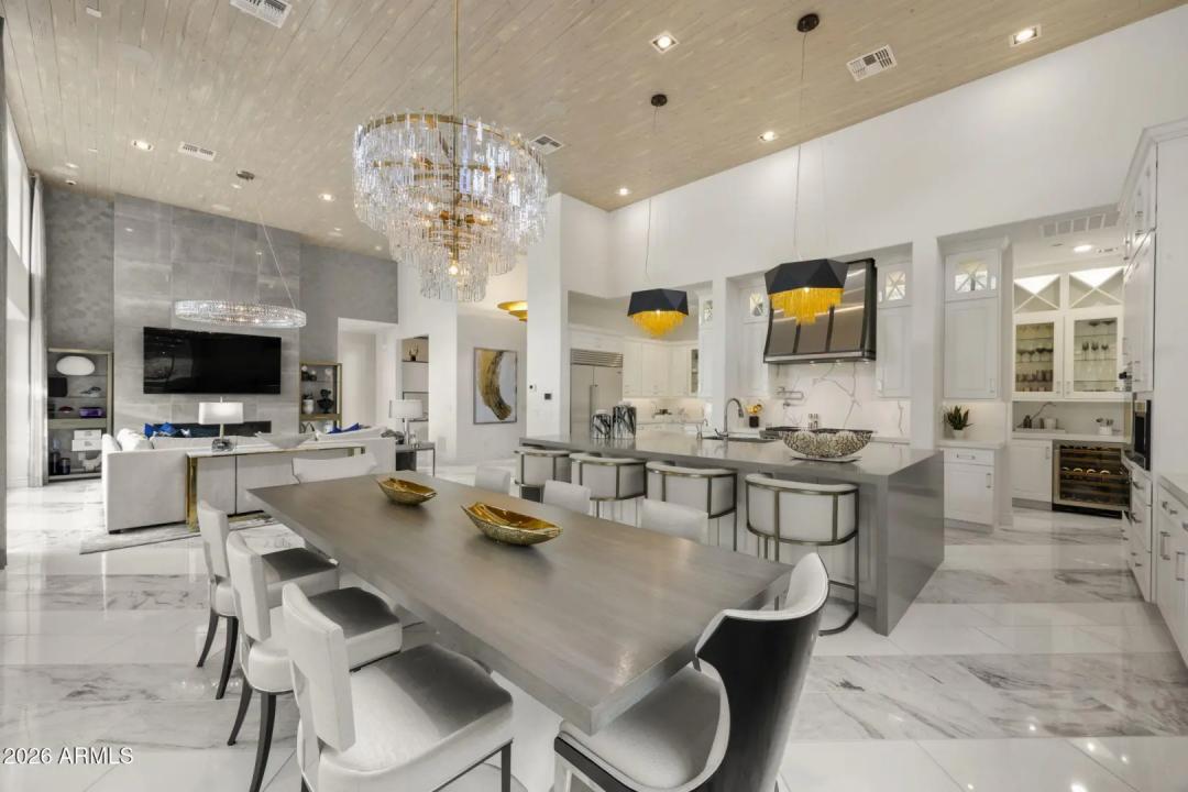 Real Estate Picture 14