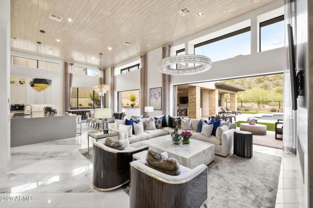 Real Estate Picture 11