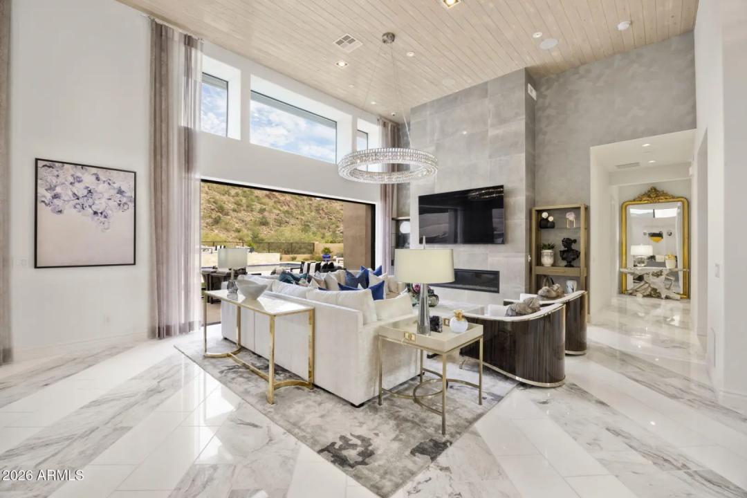 Real Estate Picture 18