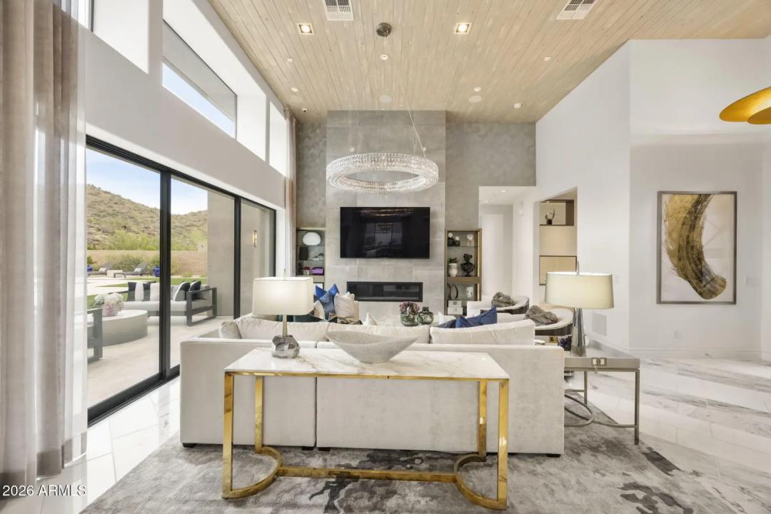 Real Estate Picture 17