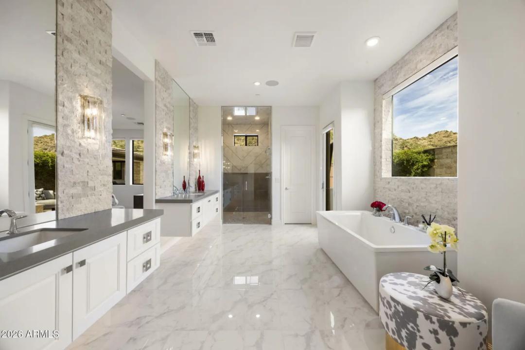 Real Estate Picture 37