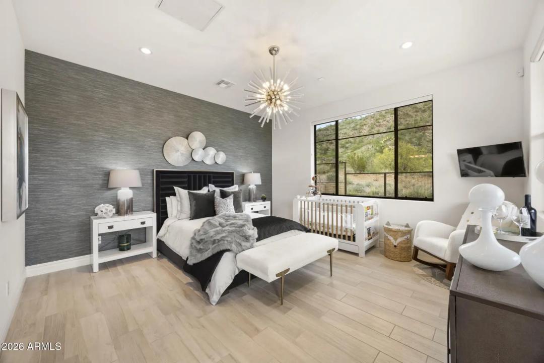 Real Estate Picture 50