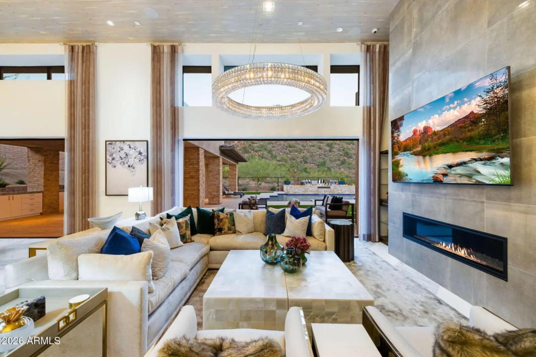 Real Estate Picture 10