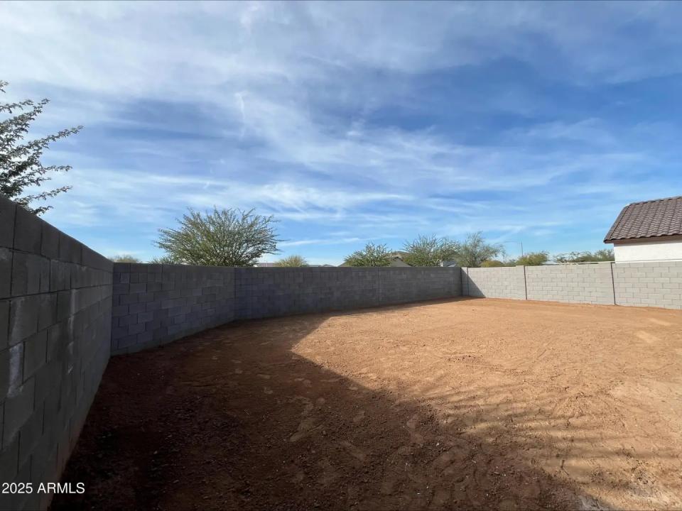 Real Estate Picture 5