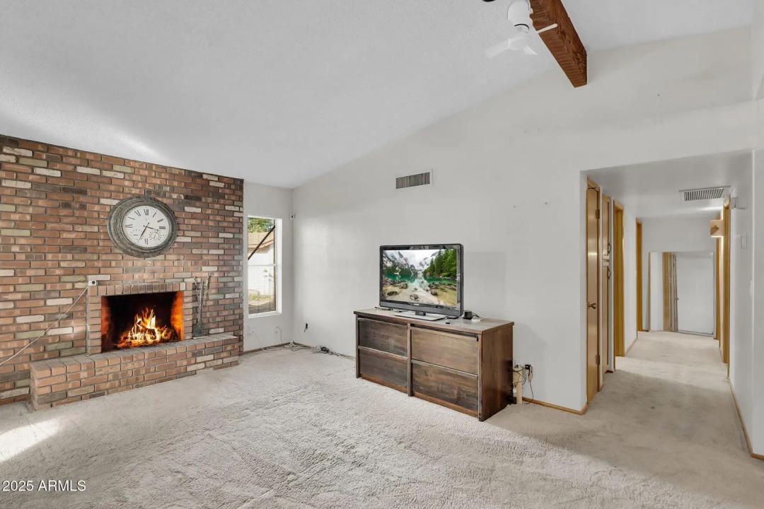 Real Estate Picture 8