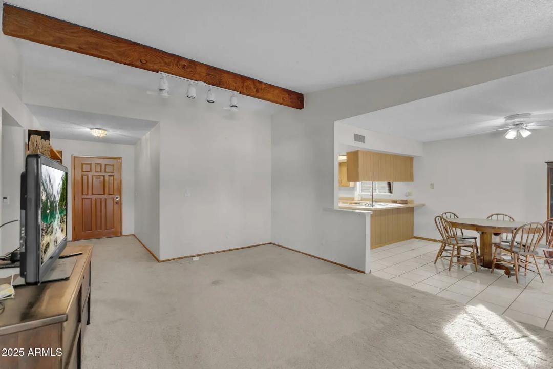 Real Estate Picture 11