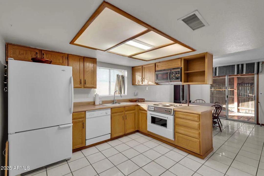 Real Estate Picture 19