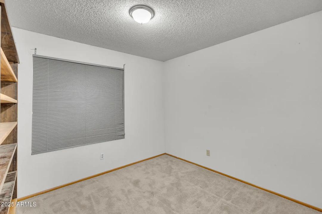 Real Estate Picture 23