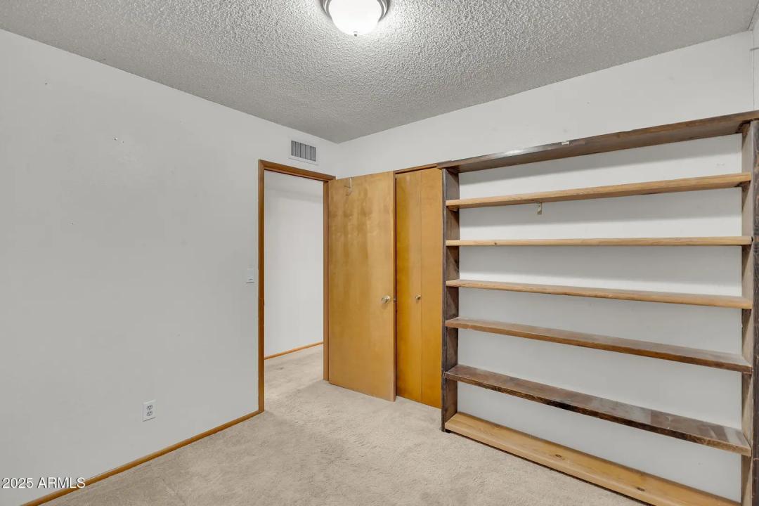 Real Estate Picture 22