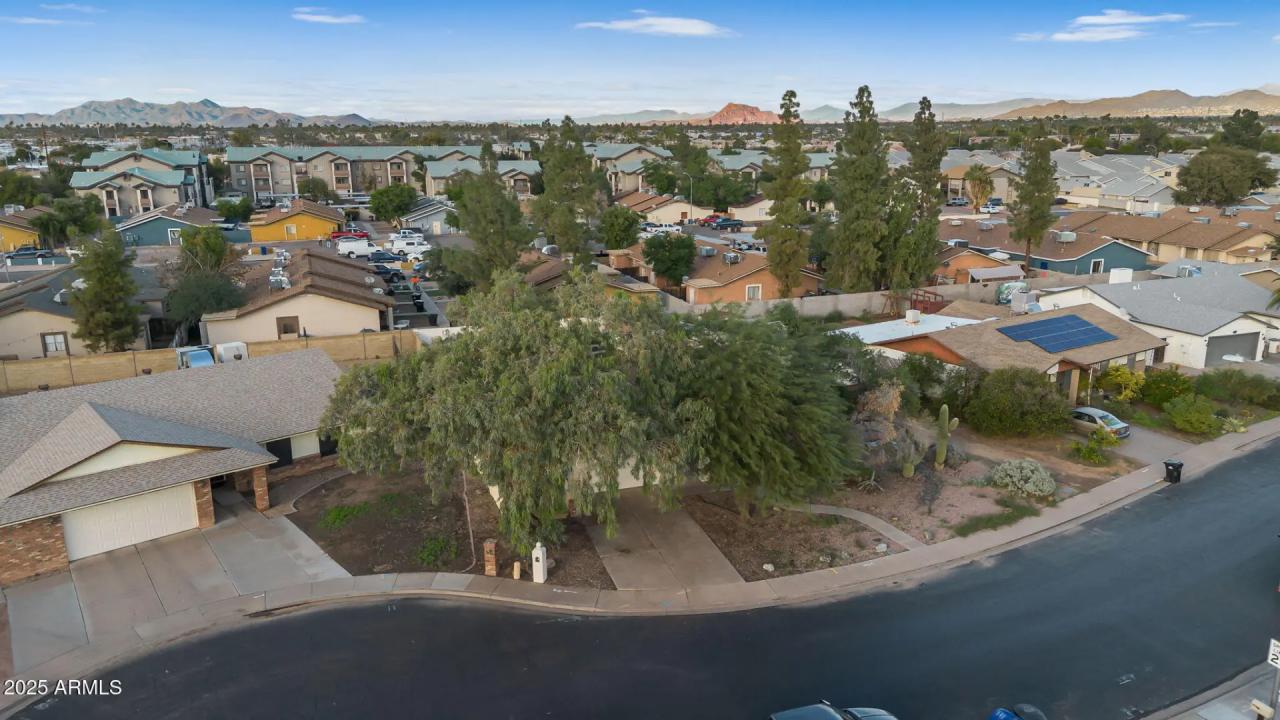 Real Estate Picture 50