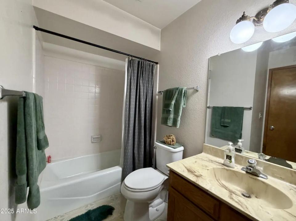 Real Estate Picture 15