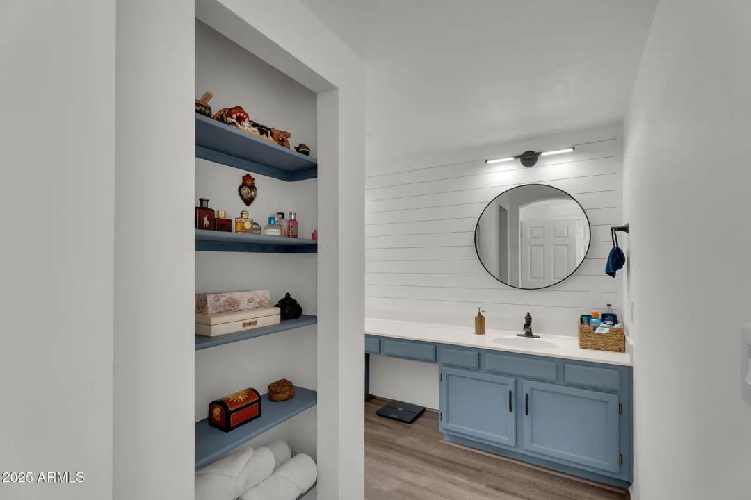 Real Estate Picture 8