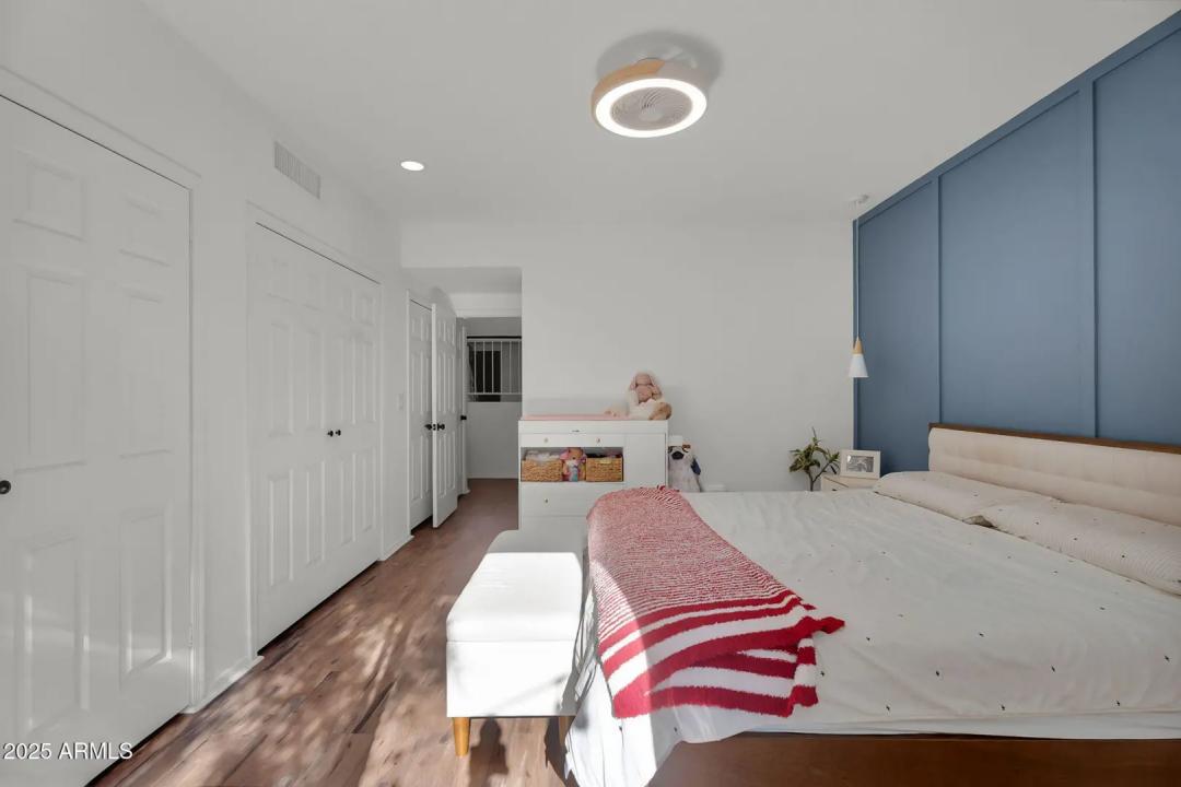 Real Estate Picture 7