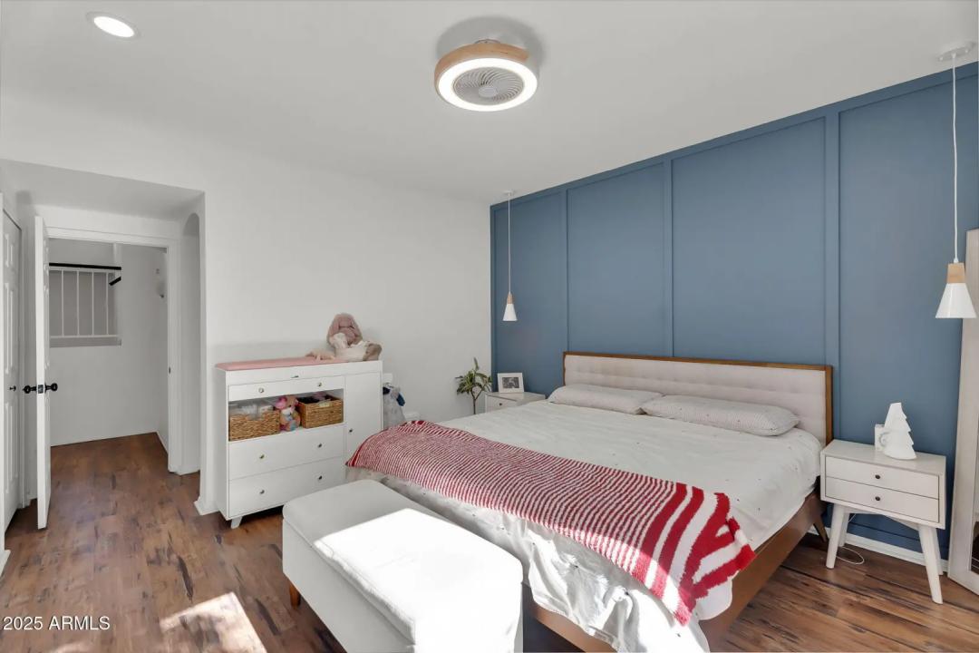 Real Estate Picture 6