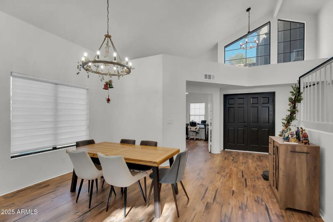 Real Estate Picture 17