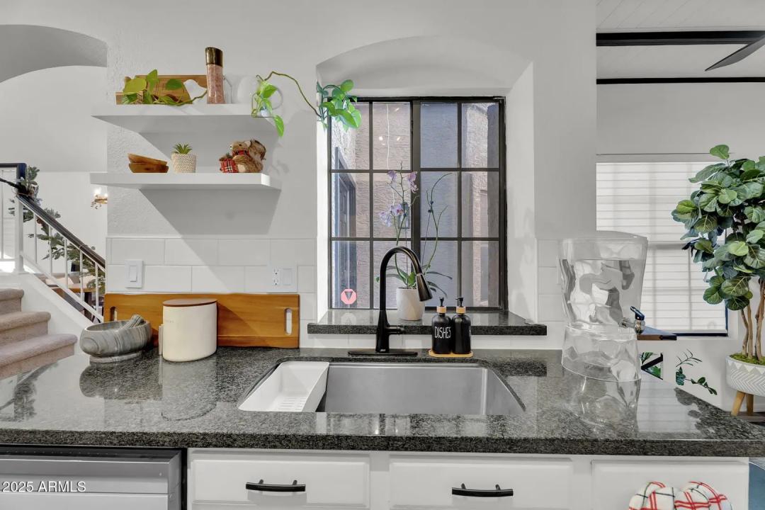 Real Estate Picture 27