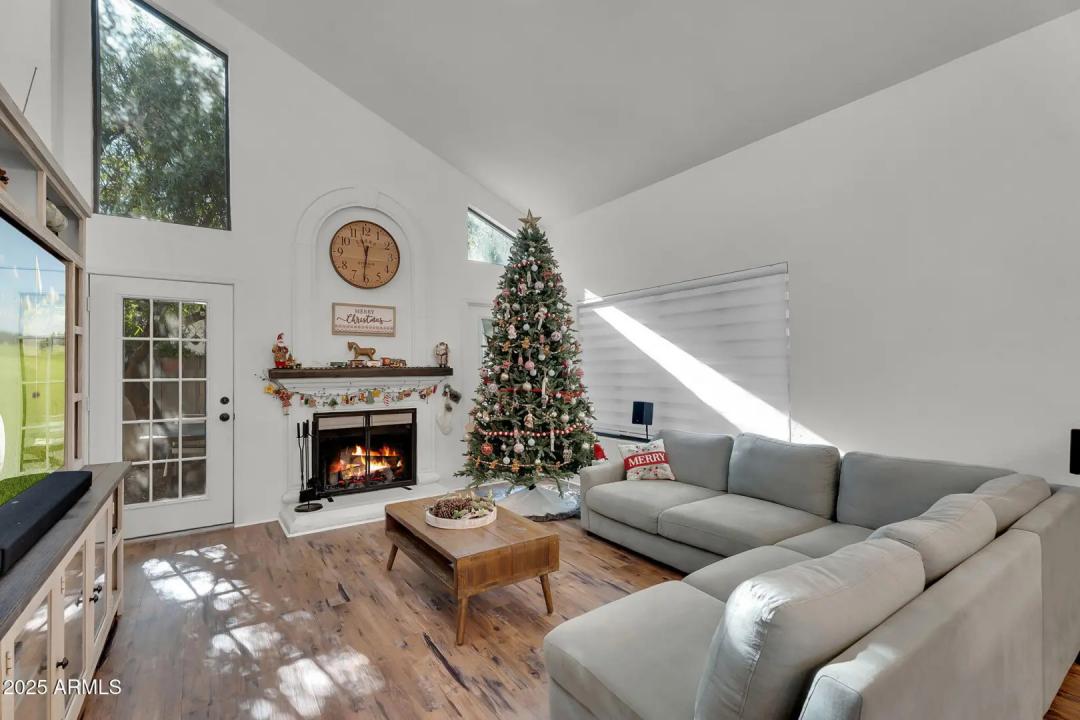 Real Estate Picture 4