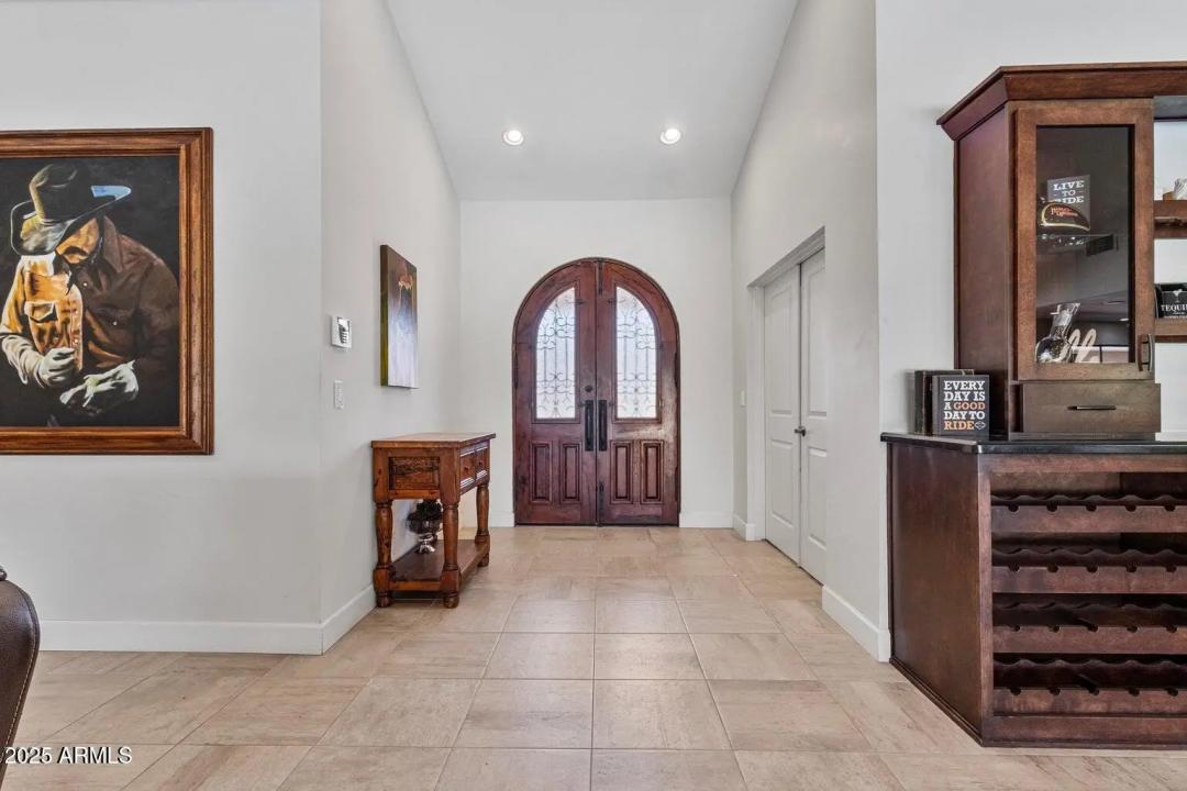 Real Estate Picture 5