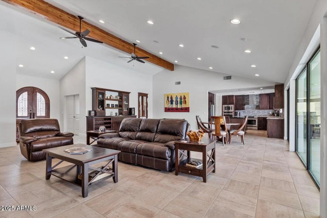 Real Estate Picture 7